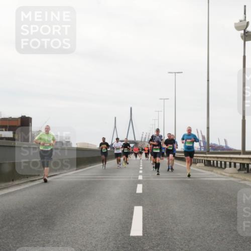 03.10.2025 - Köhlbrandbrückenlauf Matties Gatica Varas http://msf.ph/oto/9186741 03.10.2025 15:47:31 Position 3  meine-sportfotos.de