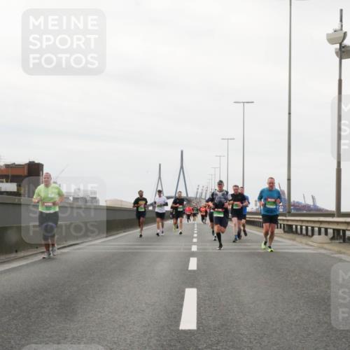 03.10.2025 - Köhlbrandbrückenlauf Matties Gatica Varas http://msf.ph/oto/9186743 03.10.2025 15:47:32 Position 3  meine-sportfotos.de