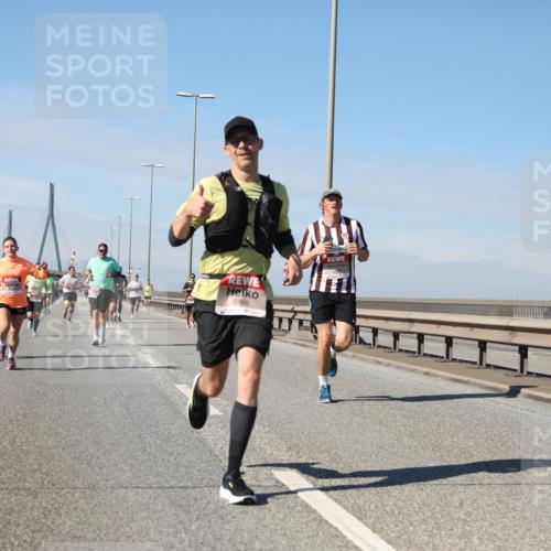 03.10.2025 - Köhlbrandbrückenlauf Yannick Fuchs http://msf.ph/oto/9186744 03.10.2025 11:45:06 Position 3 6368 meine-sportfotos.de