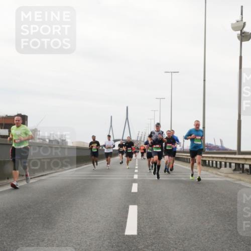 03.10.2025 - Köhlbrandbrückenlauf Matties Gatica Varas http://msf.ph/oto/9186745 03.10.2025 15:47:32 Position 3  meine-sportfotos.de