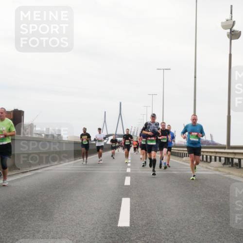 03.10.2025 - Köhlbrandbrückenlauf Matties Gatica Varas http://msf.ph/oto/9186747 03.10.2025 15:47:33 Position 3  meine-sportfotos.de