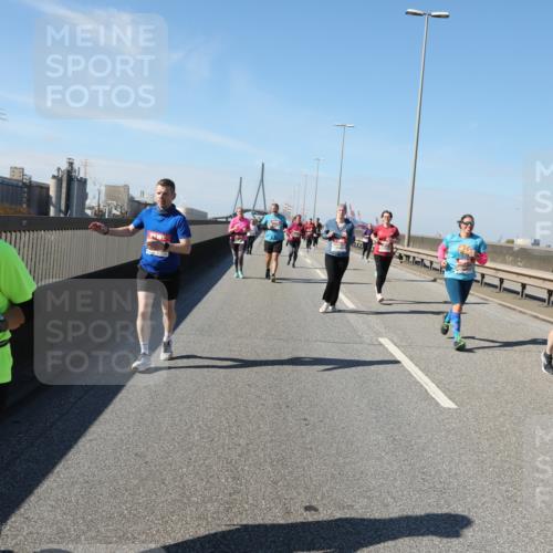 03.10.2025 - Köhlbrandbrückenlauf Yannick Fuchs http://msf.ph/oto/9186751 03.10.2025 12:05:56 Position 3  meine-sportfotos.de