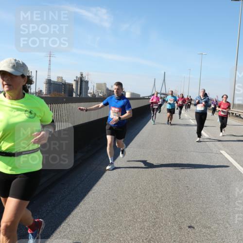 03.10.2025 - Köhlbrandbrückenlauf Yannick Fuchs http://msf.ph/oto/9186754 03.10.2025 12:05:56 Position 3  meine-sportfotos.de