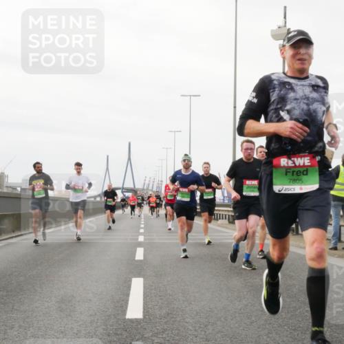 03.10.2025 - Köhlbrandbrückenlauf Matties Gatica Varas http://msf.ph/oto/9186761 03.10.2025 15:47:36 Position 3 7805 meine-sportfotos.de