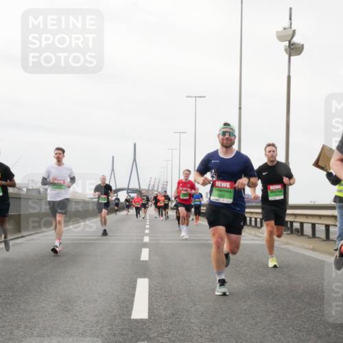 03.10.2025 - Köhlbrandbrückenlauf Matties Gatica Varas http://msf.ph/oto/9186767 03.10.2025 15:47:37 Position 3 10, 9305, 7280 meine-sportfotos.de