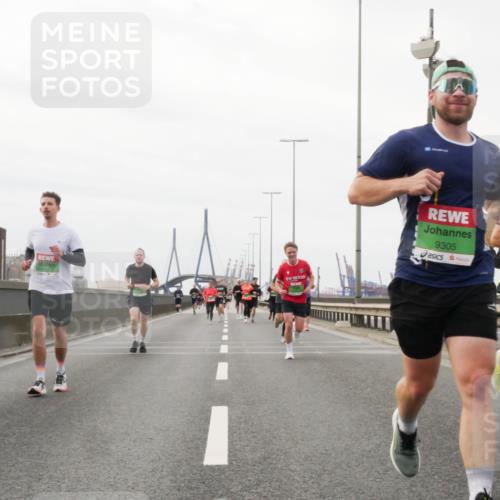 03.10.2025 - Köhlbrandbrückenlauf Matties Gatica Varas http://msf.ph/oto/9186772 03.10.2025 15:47:38 Position 3 9305 meine-sportfotos.de