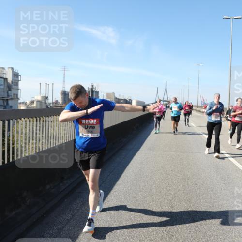 03.10.2025 - Köhlbrandbrückenlauf Yannick Fuchs http://msf.ph/oto/9186779 03.10.2025 12:05:57 Position 3 4898 meine-sportfotos.de
