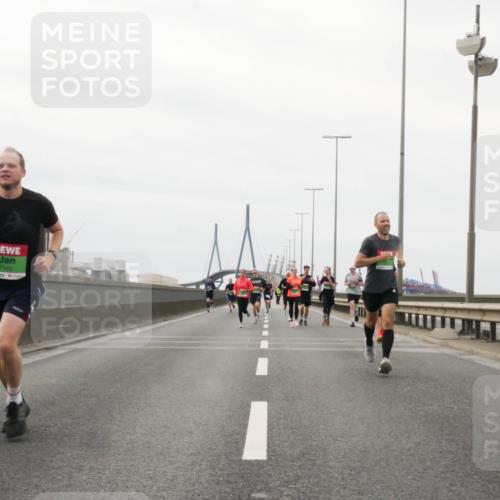 03.10.2025 - Köhlbrandbrückenlauf Matties Gatica Varas http://msf.ph/oto/9186787 03.10.2025 15:47:41 Position 3 7160 meine-sportfotos.de