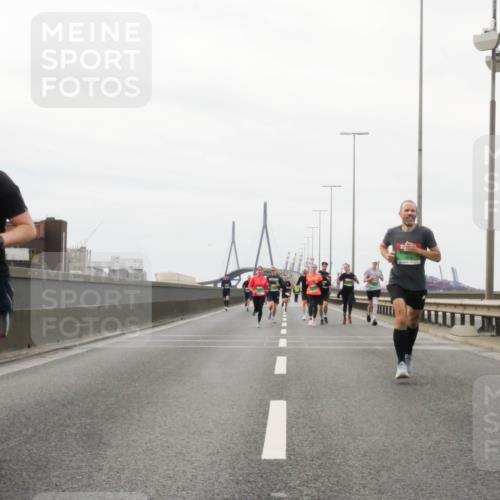 03.10.2025 - Köhlbrandbrückenlauf Matties Gatica Varas http://msf.ph/oto/9186788 03.10.2025 15:47:41 Position 3 7160 meine-sportfotos.de