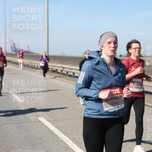 03.10.2025 - Köhlbrandbrückenlauf Yannick Fuchs http://msf.ph/oto/9186799 03.10.2025 12:05:58 Position 3 5344, 5244 meine-sportfotos.de