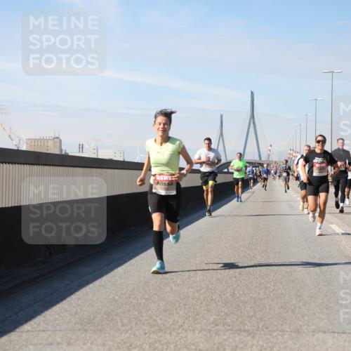 03.10.2025 - Köhlbrandbrückenlauf Yannick Fuchs http://msf.ph/oto/9186803 03.10.2025 11:45:11 Position 3 6707 meine-sportfotos.de