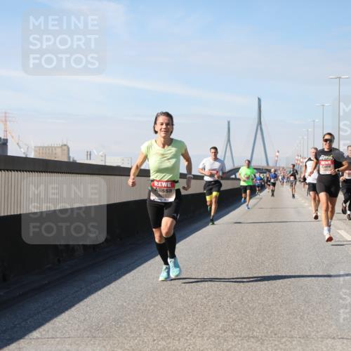 03.10.2025 - Köhlbrandbrückenlauf Yannick Fuchs http://msf.ph/oto/9186808 03.10.2025 11:45:11 Position 3  meine-sportfotos.de