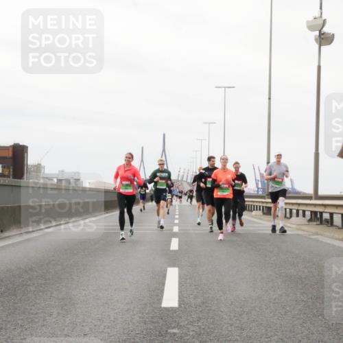 03.10.2025 - Köhlbrandbrückenlauf Matties Gatica Varas http://msf.ph/oto/9186809 03.10.2025 15:47:46 Position 3  meine-sportfotos.de