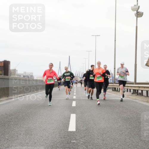 03.10.2025 - Köhlbrandbrückenlauf Matties Gatica Varas http://msf.ph/oto/9186810 03.10.2025 15:47:46 Position 3  meine-sportfotos.de