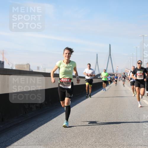 03.10.2025 - Köhlbrandbrückenlauf Yannick Fuchs http://msf.ph/oto/9186811 03.10.2025 11:45:11 Position 3 4292 meine-sportfotos.de