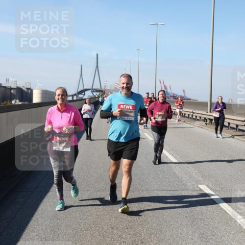 03.10.2025 - Köhlbrandbrückenlauf Yannick Fuchs http://msf.ph/oto/9186812 03.10.2025 12:05:59 Position 3 4960 meine-sportfotos.de