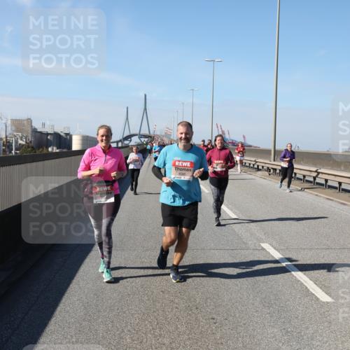 03.10.2025 - Köhlbrandbrückenlauf Yannick Fuchs http://msf.ph/oto/9186818 03.10.2025 12:05:59 Position 3 5215 meine-sportfotos.de