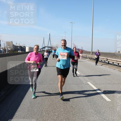 03.10.2025 - Köhlbrandbrückenlauf Yannick Fuchs http://msf.ph/oto/9186821 03.10.2025 12:06:00 Position 3 4960 meine-sportfotos.de