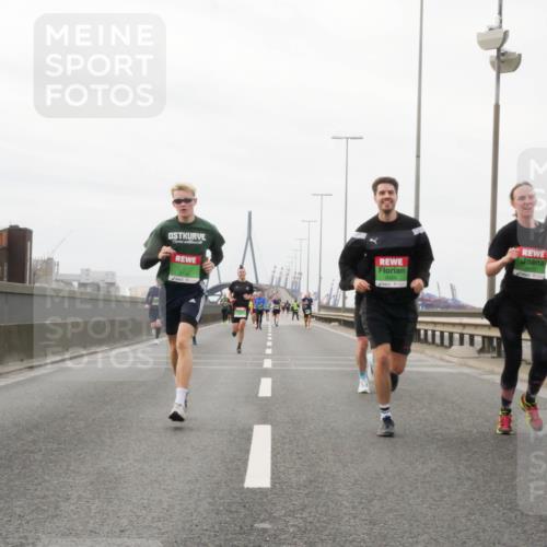 03.10.2025 - Köhlbrandbrückenlauf Matties Gatica Varas http://msf.ph/oto/9186822 03.10.2025 15:47:49 Position 3 9569 meine-sportfotos.de