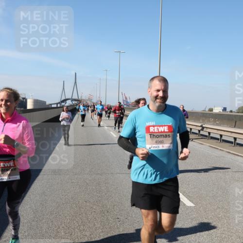 03.10.2025 - Köhlbrandbrückenlauf Yannick Fuchs http://msf.ph/oto/9186843 03.10.2025 12:06:00 Position 3 599, 4960 meine-sportfotos.de