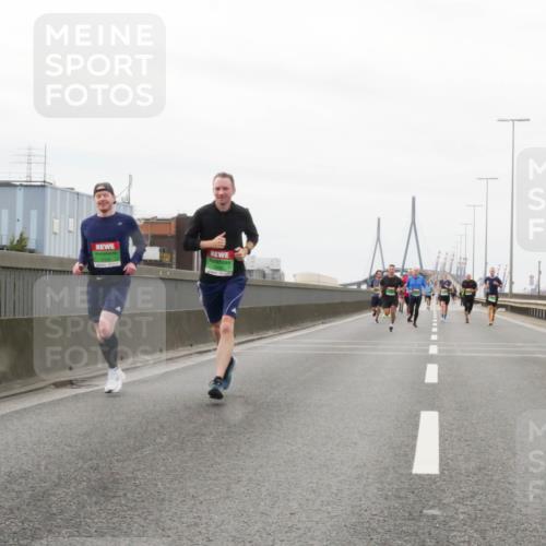 03.10.2025 - Köhlbrandbrückenlauf Matties Gatica Varas http://msf.ph/oto/9186847 03.10.2025 15:47:55 Position 3  meine-sportfotos.de