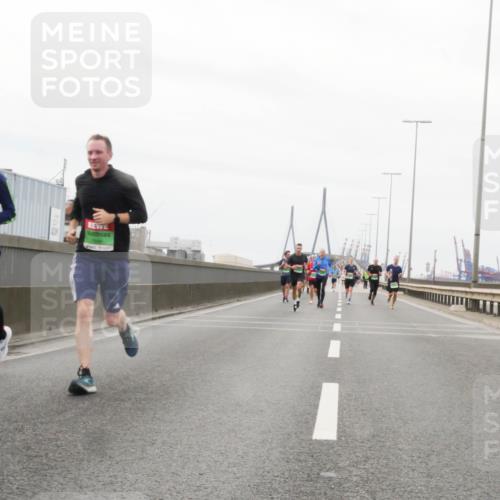 03.10.2025 - Köhlbrandbrückenlauf Matties Gatica Varas http://msf.ph/oto/9186848 03.10.2025 15:47:55 Position 3  meine-sportfotos.de