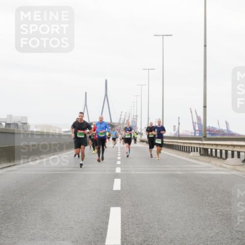 03.10.2025 - Köhlbrandbrückenlauf Matties Gatica Varas http://msf.ph/oto/9186855 03.10.2025 15:47:57 Position 3  meine-sportfotos.de