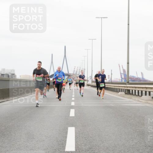 03.10.2025 - Köhlbrandbrückenlauf Matties Gatica Varas http://msf.ph/oto/9186859 03.10.2025 15:47:58 Position 3  meine-sportfotos.de