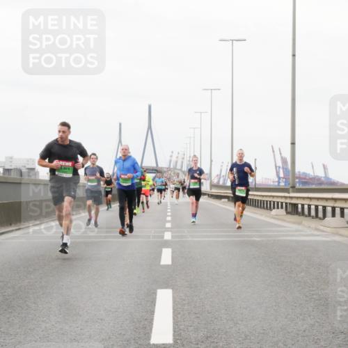 03.10.2025 - Köhlbrandbrückenlauf Matties Gatica Varas http://msf.ph/oto/9186864 03.10.2025 15:47:59 Position 3  meine-sportfotos.de