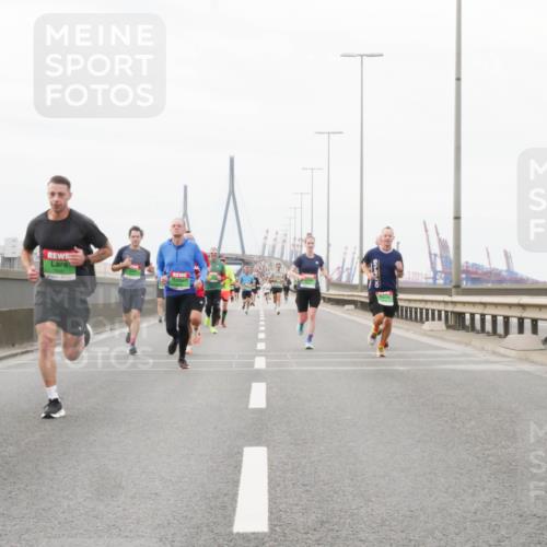 03.10.2025 - Köhlbrandbrückenlauf Matties Gatica Varas http://msf.ph/oto/9186866 03.10.2025 15:47:59 Position 3 7600 meine-sportfotos.de