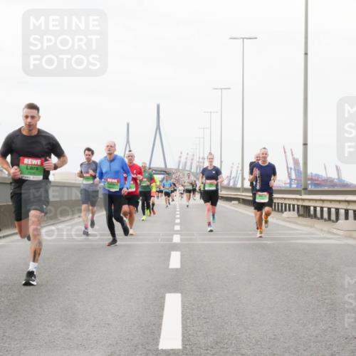 03.10.2025 - Köhlbrandbrückenlauf Matties Gatica Varas http://msf.ph/oto/9186868 03.10.2025 15:48:00 Position 3 7600 meine-sportfotos.de