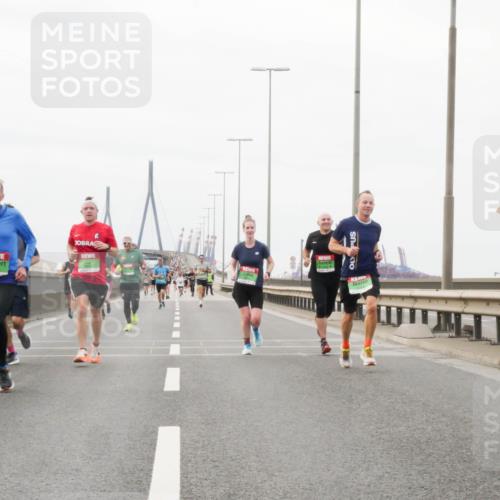 03.10.2025 - Köhlbrandbrückenlauf Matties Gatica Varas http://msf.ph/oto/9186874 03.10.2025 15:48:01 Position 3  meine-sportfotos.de