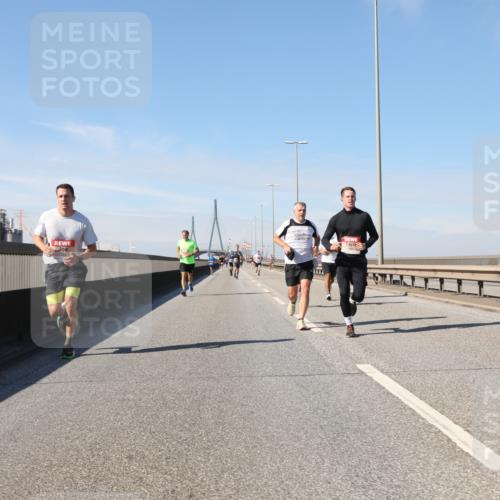 03.10.2025 - Köhlbrandbrückenlauf Yannick Fuchs http://msf.ph/oto/9186875 03.10.2025 11:45:15 Position 3  meine-sportfotos.de