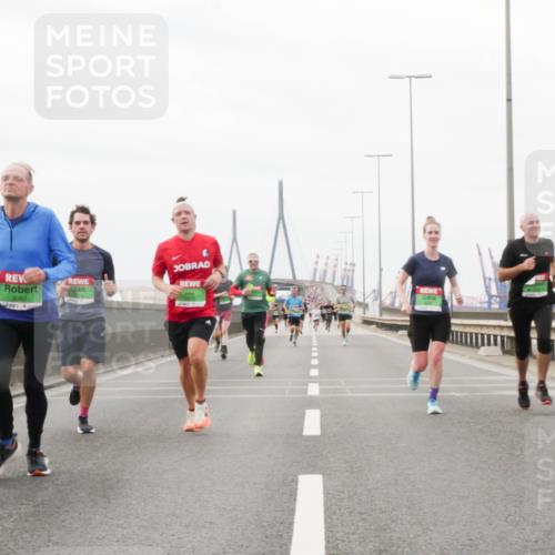 03.10.2025 - Köhlbrandbrückenlauf Matties Gatica Varas http://msf.ph/oto/9186879 03.10.2025 15:48:02 Position 3 9562 meine-sportfotos.de
