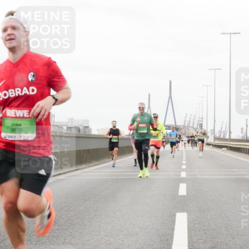 03.10.2025 - Köhlbrandbrückenlauf Matties Gatica Varas http://msf.ph/oto/9186888 03.10.2025 15:48:04 Position 3 9670 meine-sportfotos.de