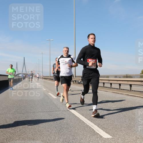 03.10.2025 - Köhlbrandbrückenlauf Yannick Fuchs http://msf.ph/oto/9186889 03.10.2025 11:45:16 Position 3  meine-sportfotos.de