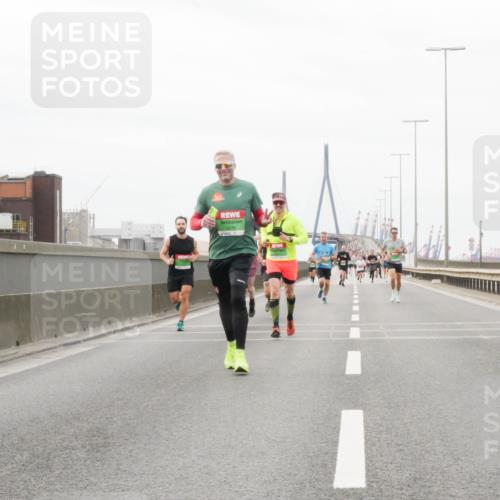 03.10.2025 - Köhlbrandbrückenlauf Matties Gatica Varas http://msf.ph/oto/9186895 03.10.2025 15:48:06 Position 3 9176 meine-sportfotos.de