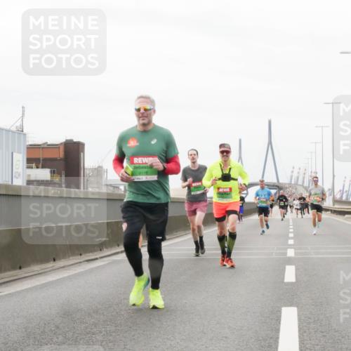 03.10.2025 - Köhlbrandbrückenlauf Matties Gatica Varas http://msf.ph/oto/9186899 03.10.2025 15:48:07 Position 3 9176 meine-sportfotos.de