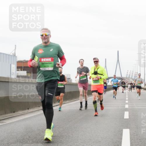 03.10.2025 - Köhlbrandbrückenlauf Matties Gatica Varas http://msf.ph/oto/9186901 03.10.2025 15:48:07 Position 3 9176 meine-sportfotos.de