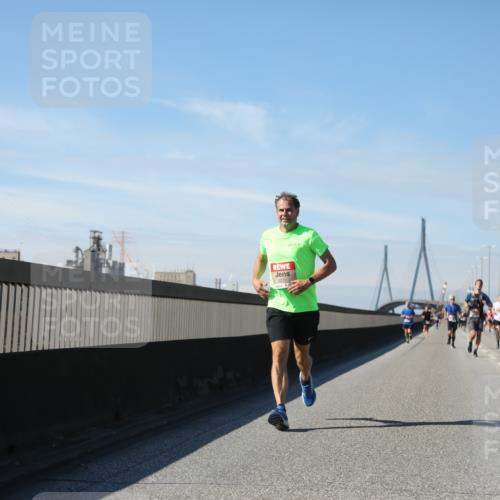 03.10.2025 - Köhlbrandbrückenlauf Yannick Fuchs http://msf.ph/oto/9186910 03.10.2025 11:45:18 Position 3  meine-sportfotos.de
