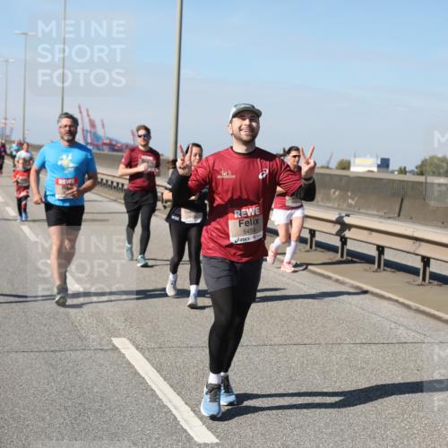 03.10.2025 - Köhlbrandbrückenlauf Yannick Fuchs http://msf.ph/oto/9186911 03.10.2025 12:06:06 Position 3 5459 meine-sportfotos.de