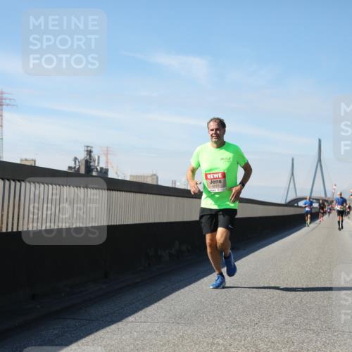 03.10.2025 - Köhlbrandbrückenlauf Yannick Fuchs http://msf.ph/oto/9186913 03.10.2025 11:45:18 Position 3 4277 meine-sportfotos.de