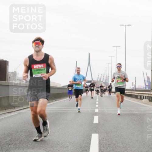 03.10.2025 - Köhlbrandbrückenlauf Matties Gatica Varas http://msf.ph/oto/9186919 03.10.2025 15:48:11 Position 3 7873 meine-sportfotos.de