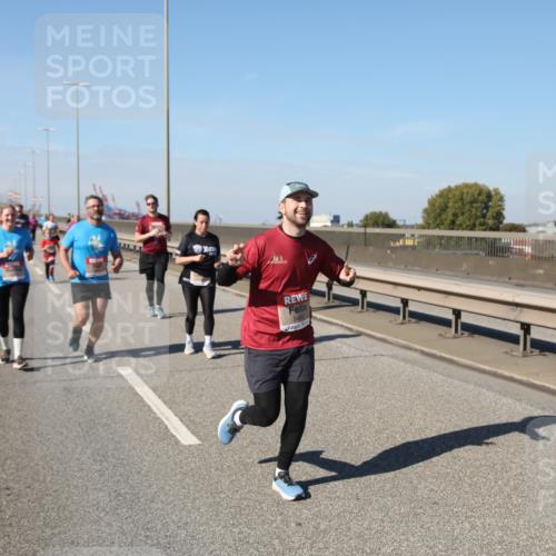 03.10.2025 - Köhlbrandbrückenlauf Yannick Fuchs http://msf.ph/oto/9186922 03.10.2025 12:06:07 Position 3  meine-sportfotos.de