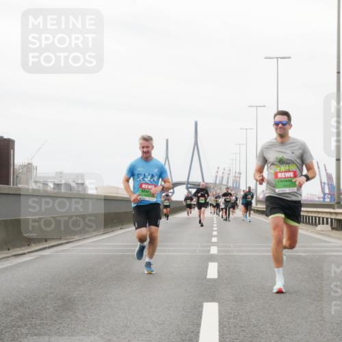03.10.2025 - Köhlbrandbrückenlauf Matties Gatica Varas http://msf.ph/oto/9186924 03.10.2025 15:48:13 Position 3 7411 meine-sportfotos.de