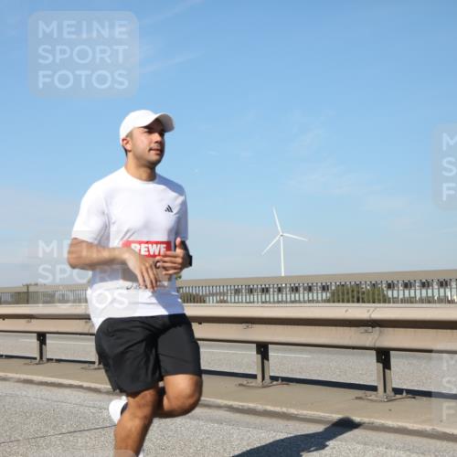 03.10.2025 - Köhlbrandbrückenlauf Yannick Fuchs http://msf.ph/oto/9186925 03.10.2025 11:45:19 Position 3 1250821 meine-sportfotos.de