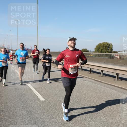 03.10.2025 - Köhlbrandbrückenlauf Yannick Fuchs http://msf.ph/oto/9186926 03.10.2025 12:06:07 Position 3 5459 meine-sportfotos.de