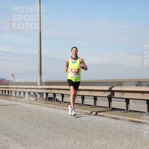 03.10.2025 - Köhlbrandbrückenlauf Yannick Fuchs http://msf.ph/oto/9186933 03.10.2025 11:45:20 Position 3 4219 meine-sportfotos.de
