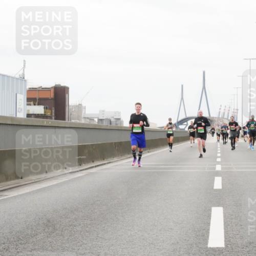 03.10.2025 - Köhlbrandbrückenlauf Matties Gatica Varas http://msf.ph/oto/9186943 03.10.2025 15:48:17 Position 3  meine-sportfotos.de