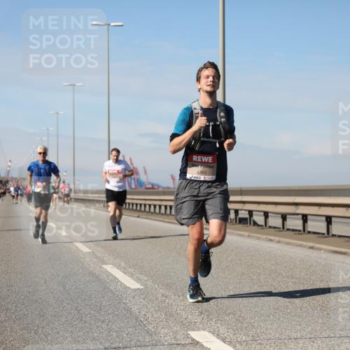 03.10.2025 - Köhlbrandbrückenlauf Yannick Fuchs http://msf.ph/oto/9186960 03.10.2025 11:45:23 Position 3 4763 meine-sportfotos.de